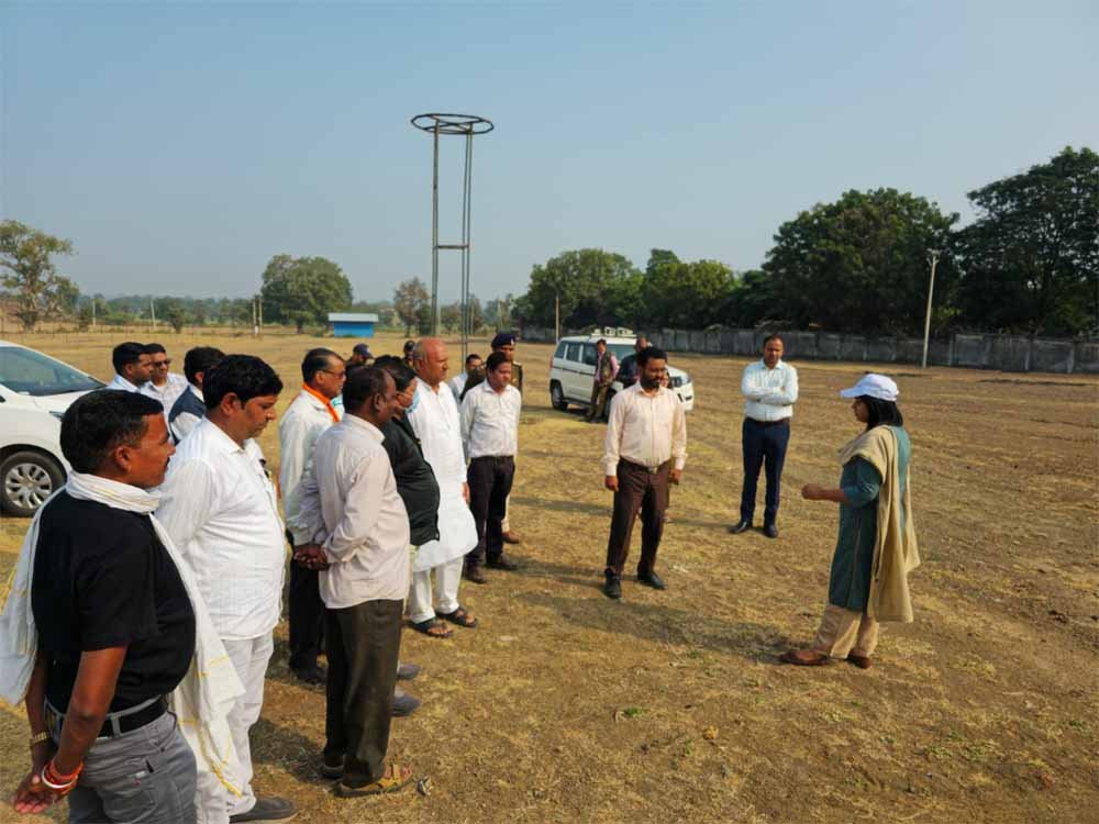 प्रस्तावित राज्यपाल दौरे से पहले प्रशासन सतर्क, कलेक्टर जयति सिंह ने नागलवाड़ी में किया निरीक्षण